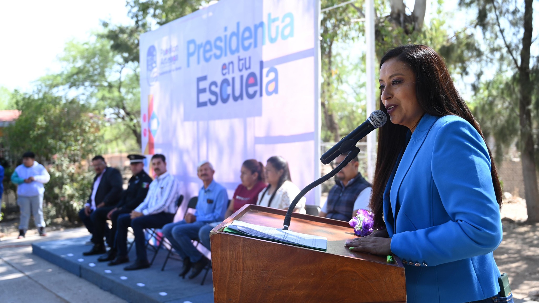 🇲🇽 Esta mañana acompañamos con orgullo los Honores a la Bandera en la Escuela 16 de Septiembre, en la comunidad de Santiago, conmemorando al heroico Escuadrón 201.