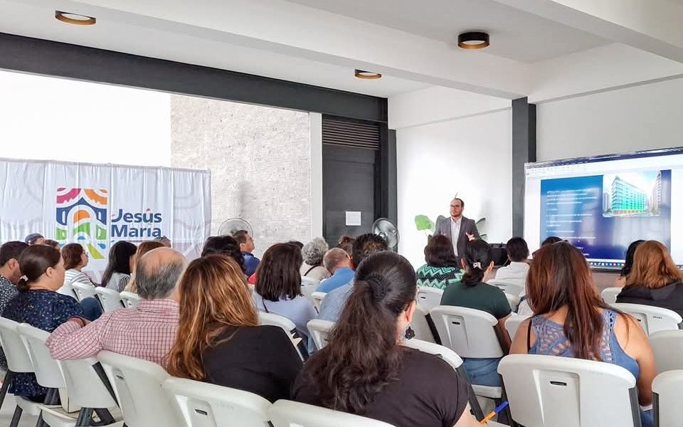 CAPACITAN A CIUDADANOS DE JESÚS MARÍA EN ADMINISTRACIÓN DE CONDOMINIOS