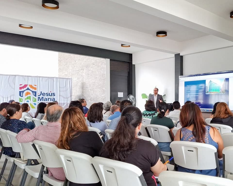 CAPACITAN A CIUDADANOS DE JESÚS MARÍA EN ADMINISTRACIÓN DE CONDOMINIOS