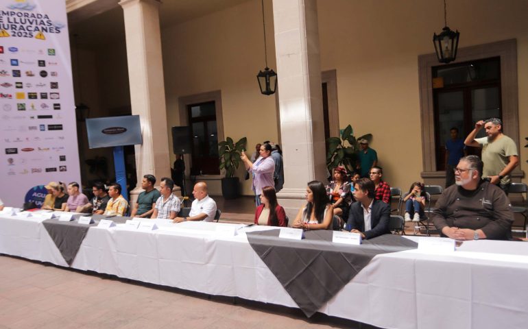 FIRMA LEO MONTAÑEZ CONVENIO PARA APOYAR A LAS FAMILIAS QUE RESULTEN AFECTADAS DURANTE LA TEMPORADA DE LLUVIA