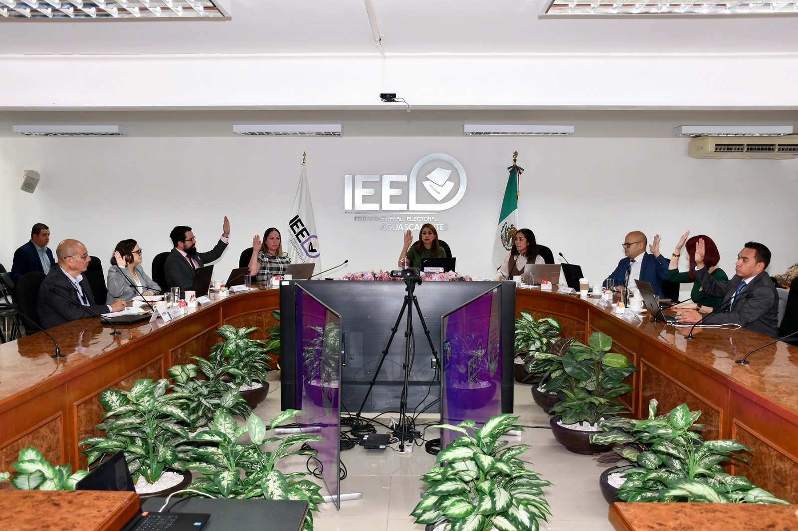 Realiza IEE sumatoria de resultados y asignación de cargos de elección judicial local