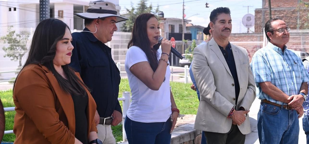 Lucero Espinoza celebra el Día del Árbol con reforestación en el Jardín Juárez