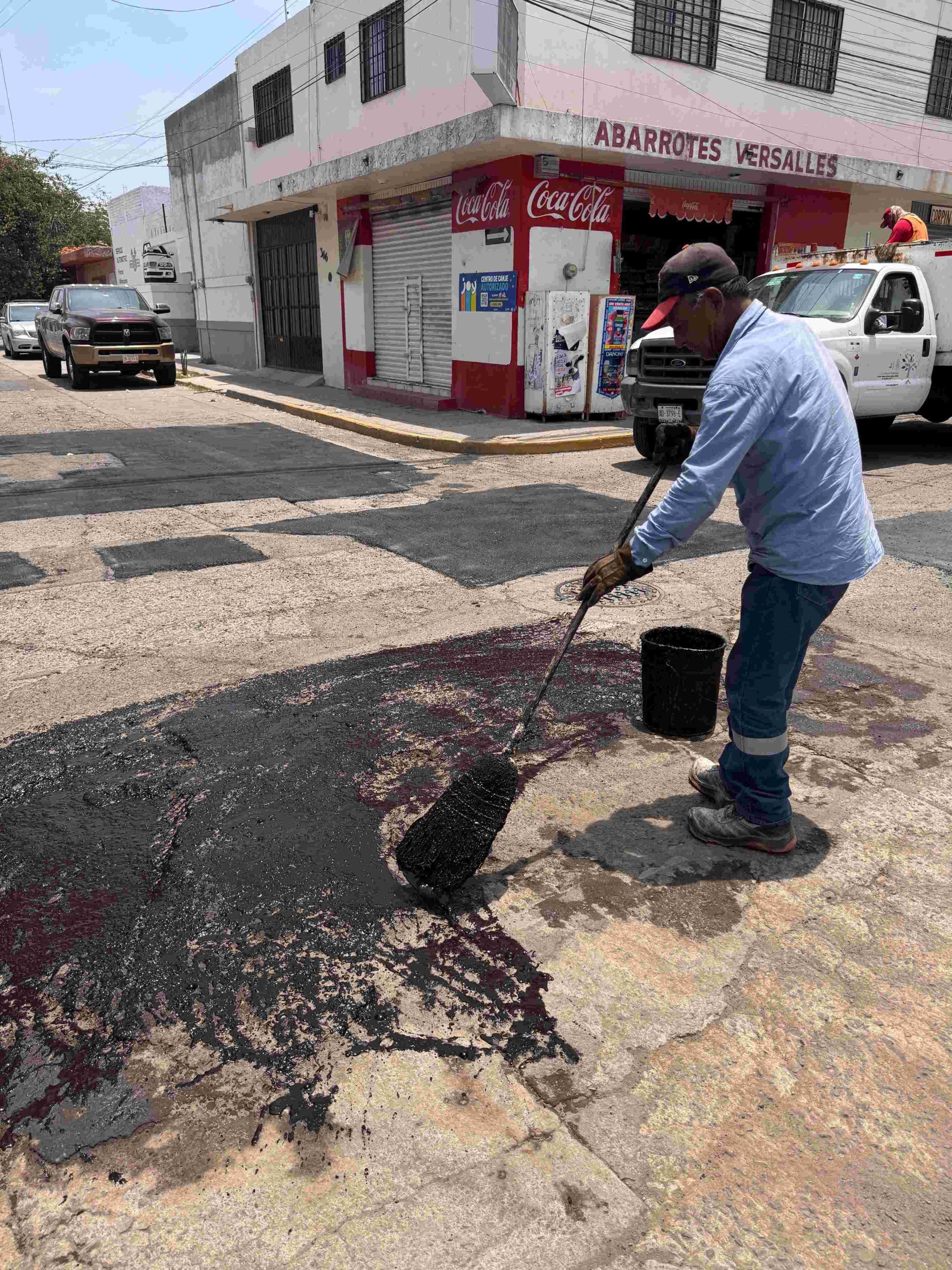 INTENSIFICA OBRAS PÚBLICAS MUNICIPALES TRABAJOS DE BACHEO POR TEMPORADA DE LLUVIAS