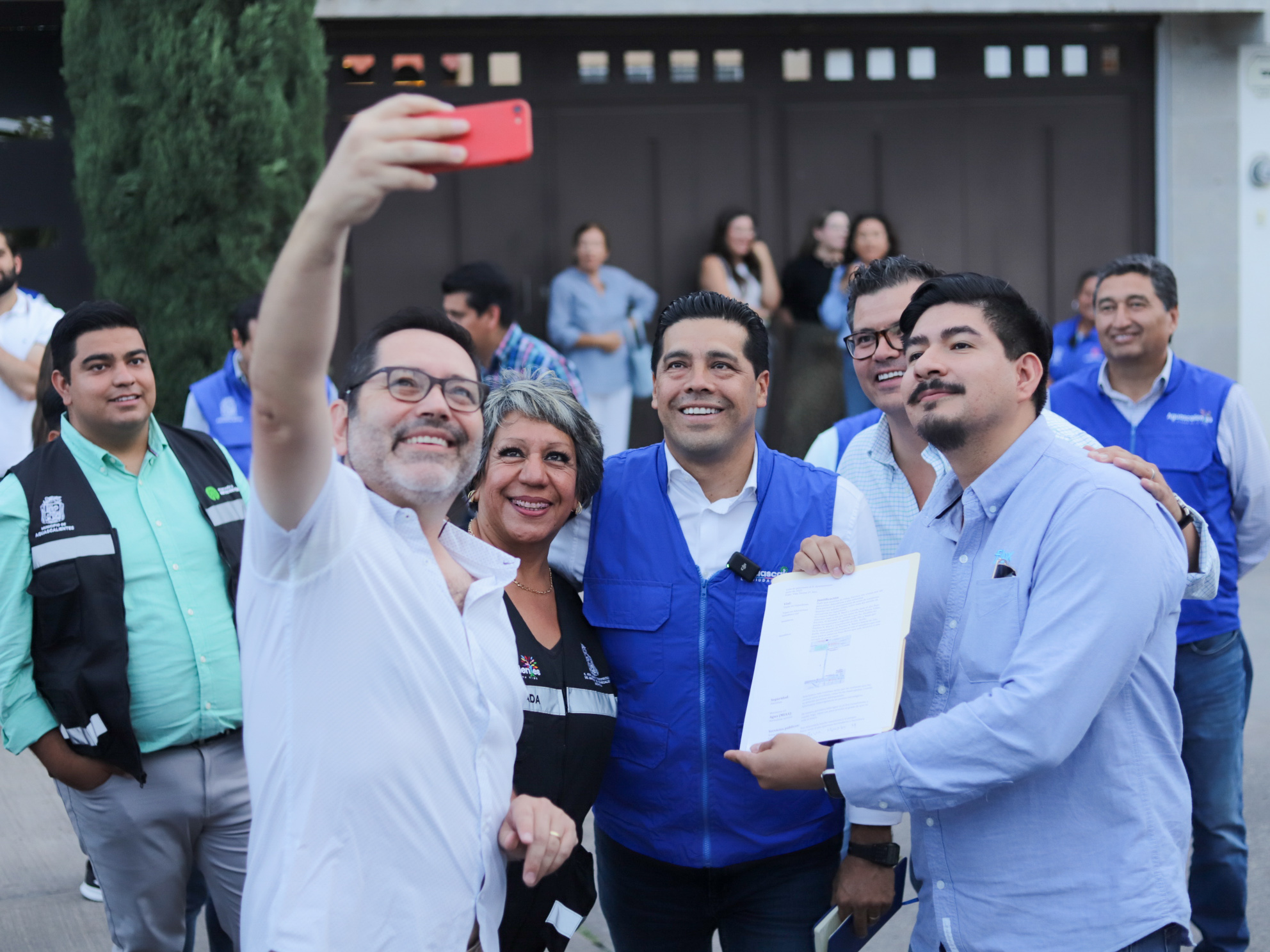 MUNICIPIO Y VECINOS DE VILLA TERESA EVALÚAN ACCIONES PARA MEJORAR EL ENTORNO