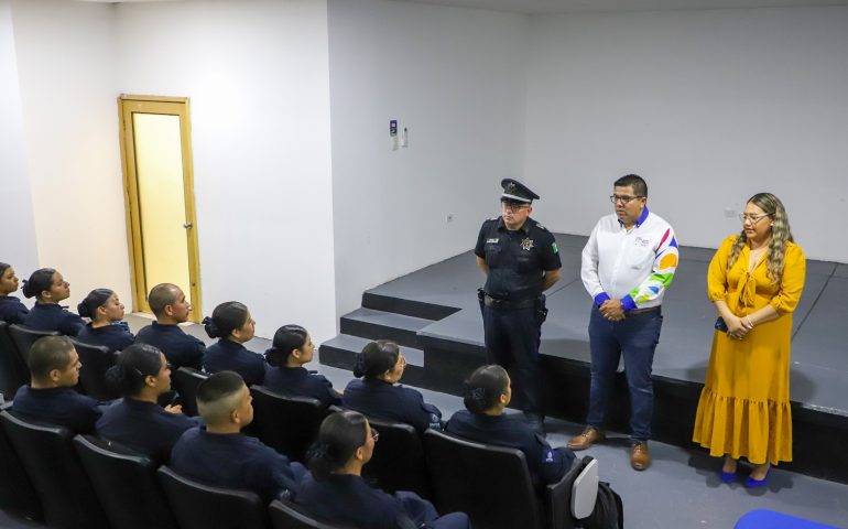 VISITA CÉSAR MEDINA A PRÓXIMOS POLICÍAS DE JESÚS MARÍA