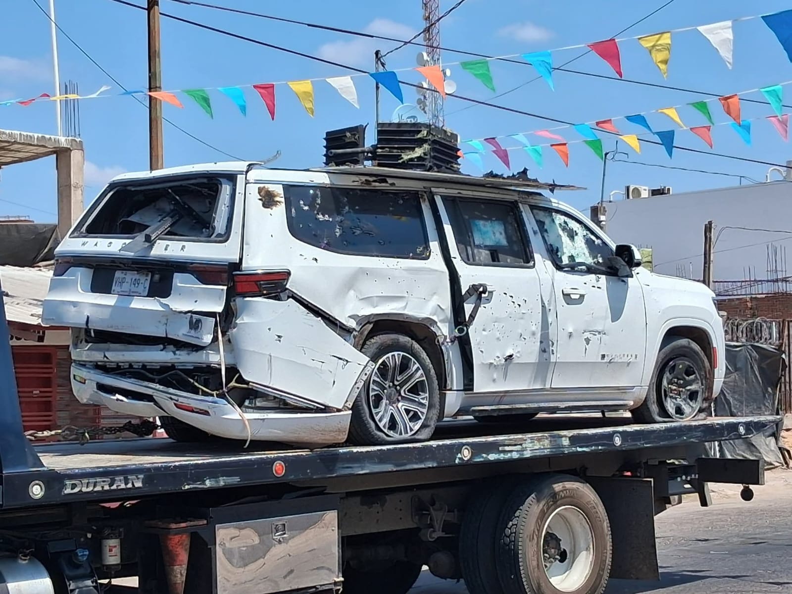 Destruyen camioneta blindada del grupo del “Pelucas” en feroz enfrentamiento; alianza con CJNG no frena ataques.