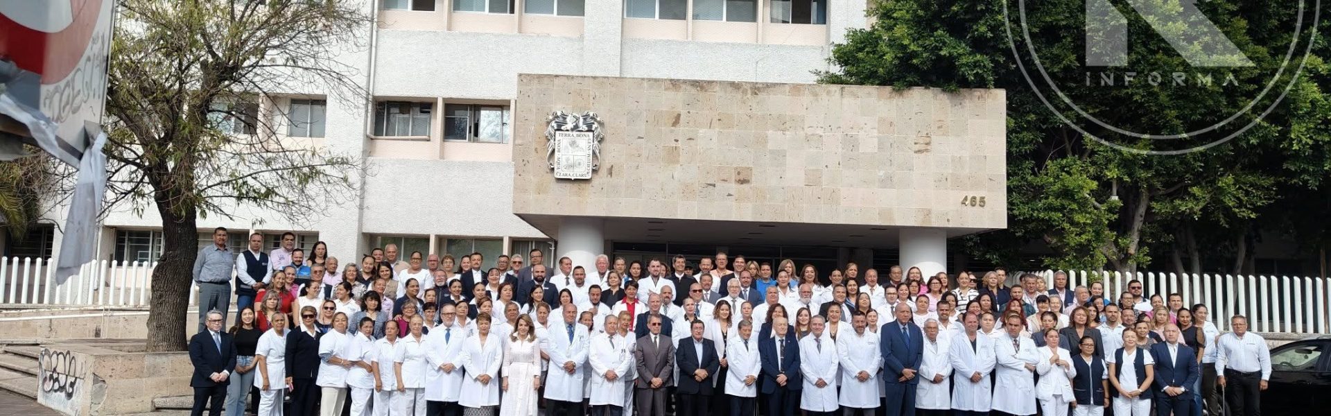 Fotografía para la Historia: Médicos se despiden del antiguo Hospital Hidalgo