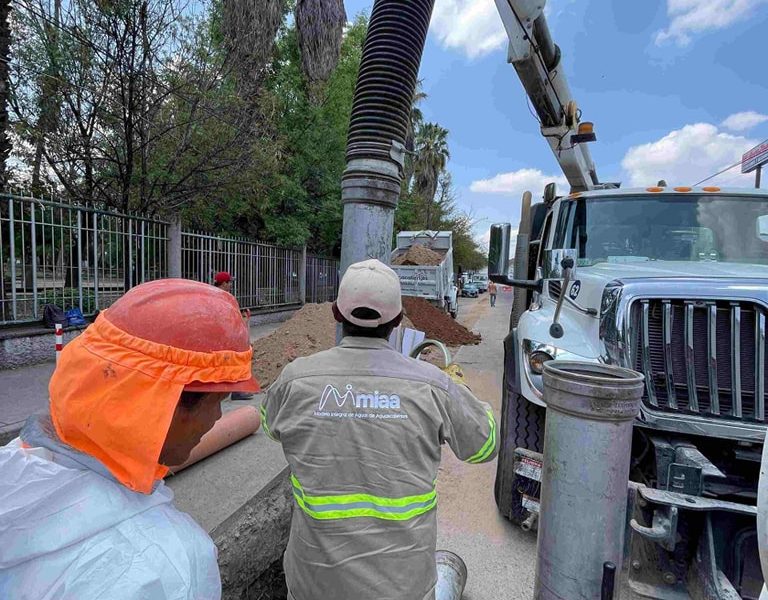 ✅👷🏻INVERTIMOS 3.3 MILLONES DE PESOS EN OBRAS DE REHABILITACIÓN DE ALCANTARILLADO SANITARIO EN EL BARRIO DE LA PURÍSIMA