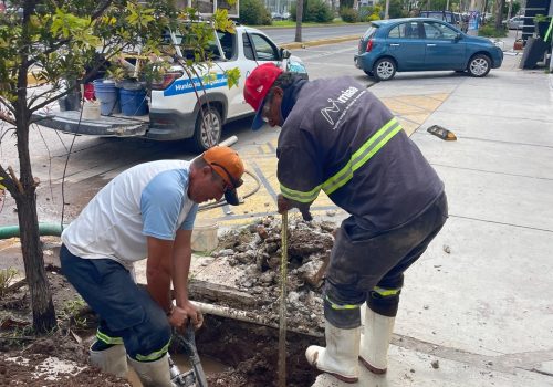 ✅👷 Realizaremos la reparación de una fuga de agua potable, en la cual remplazaremos las piezas dañadas para solucionar el problema. 💧👍🔧