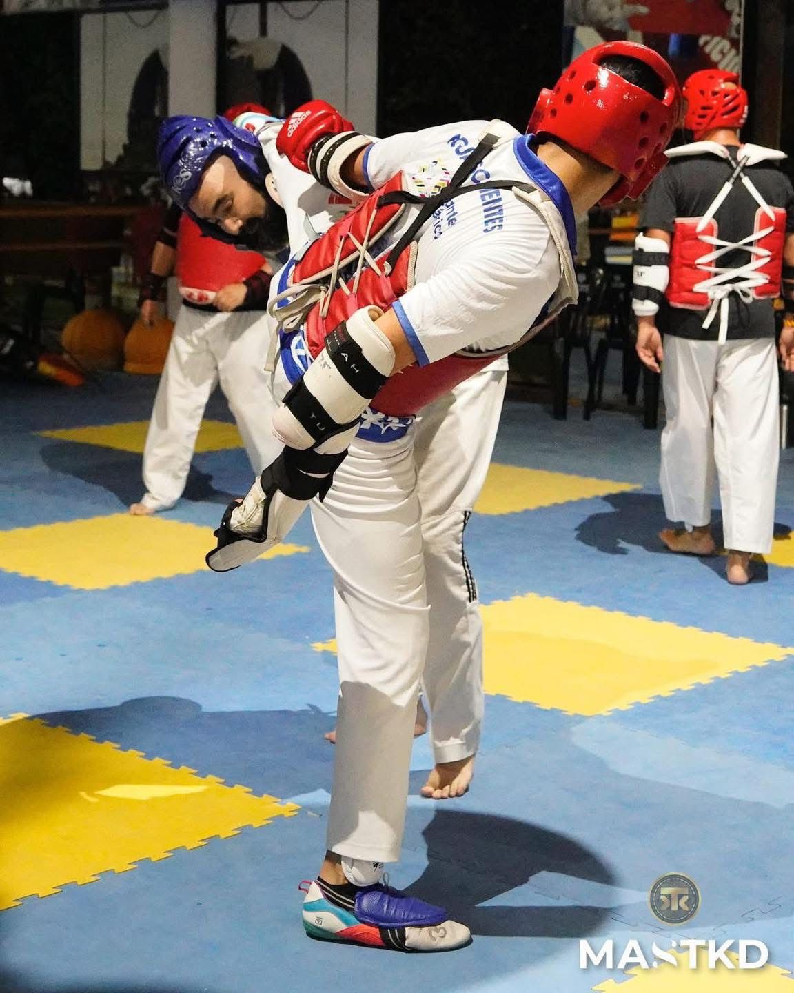 Un total de 35 atletas que forman parte de la selección del deporte escolar representaron a Aguascalientes en el Campamento de Taekwondo organizado por Idulio Islas, ex seleccionado nacional, atleta olímpico y campeón mundial juvenil.
