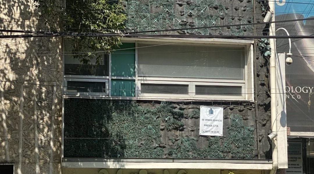 Prestanombres de García Luna pagaron a Julia Abdalá (pareja de Bartlett) el doble por supuesta venta de edificio