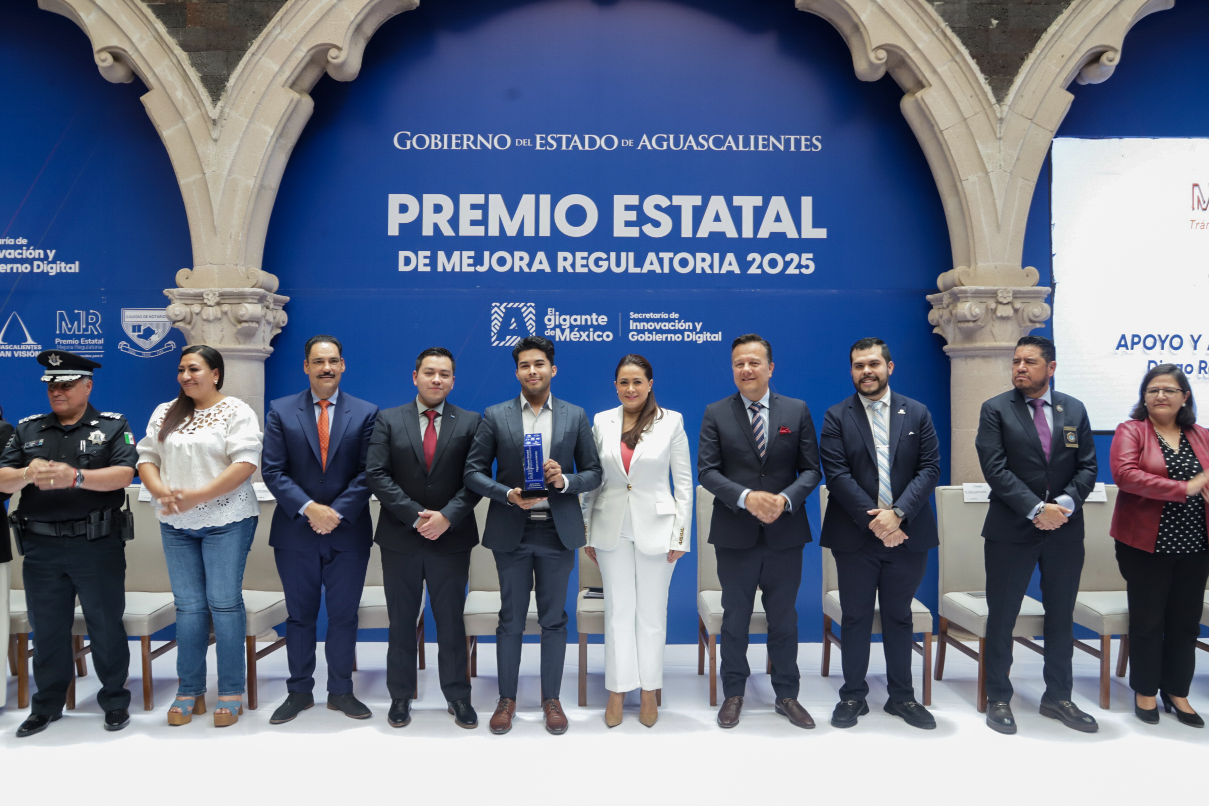 GOBIERNO DEL ESTADO RECONOCE AL MUNICIPIO DE AGUASCALIENTES POR EFICIENCIA EN MEJORA REGULATORIA