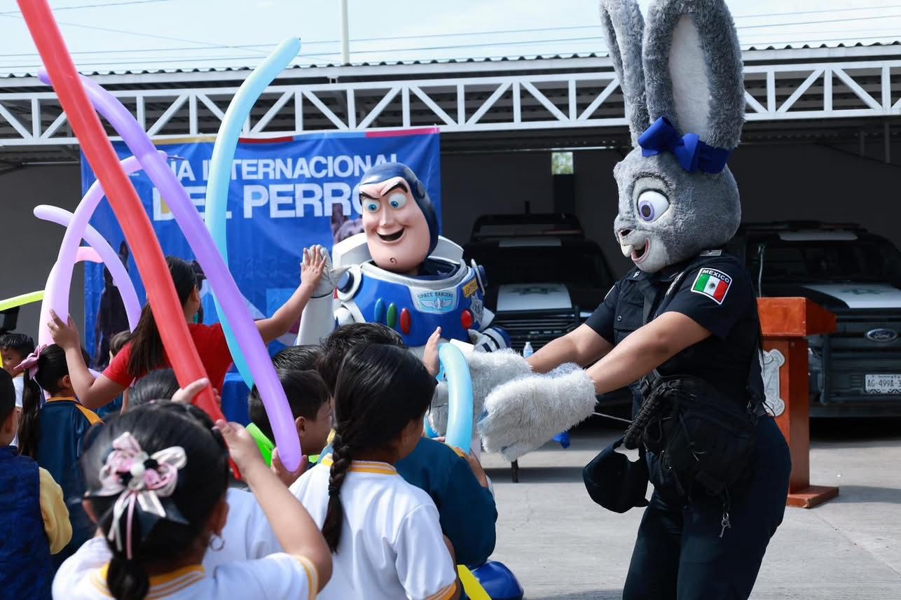 🐾👮‍♂️ En Pabellón de Arteaga celebramos con anticipación el Día Internacional del Perro con una actividad especial organizada por Seguridad Pública.