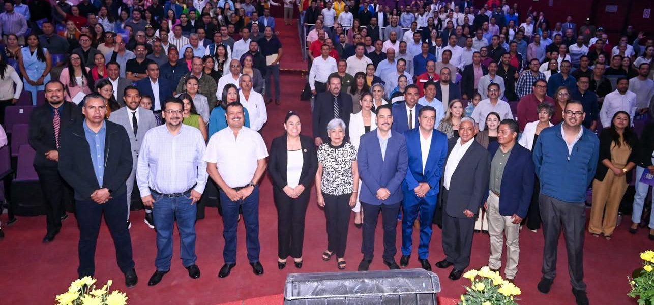 🎓🤝 En el emblemático Teatro Bicentenario de Pabellón de Arteaga, fuimos sede del 2.º Foro de Educación Física: «Conversatorio de Experiencias Docentes», correspondiente al ciclo escolar 2024–2025.