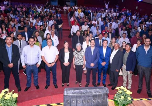🎓🤝 En el emblemático Teatro Bicentenario de Pabellón de Arteaga, fuimos sede del 2.º Foro de Educación Física: «Conversatorio de Experiencias Docentes», correspondiente al ciclo escolar 2024–2025.