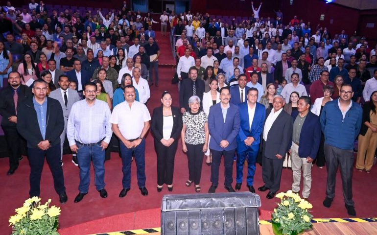 🎓🤝 En el emblemático Teatro Bicentenario de Pabellón de Arteaga, fuimos sede del 2.º Foro de Educación Física: «Conversatorio de Experiencias Docentes», correspondiente al ciclo escolar 2024–2025.