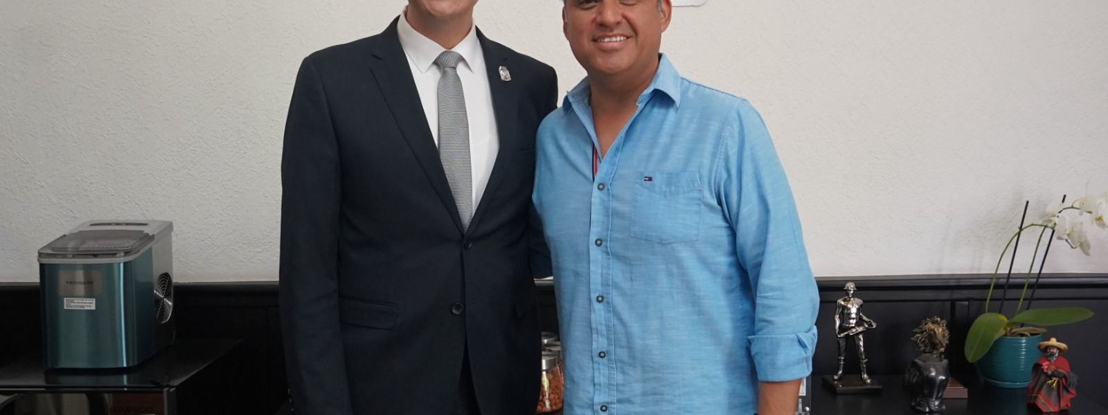 EMANUELLE SÁNCHEZ NÁJERA SE REUNE CON EL SECRETARIO DEL AYUNTAMIENTO