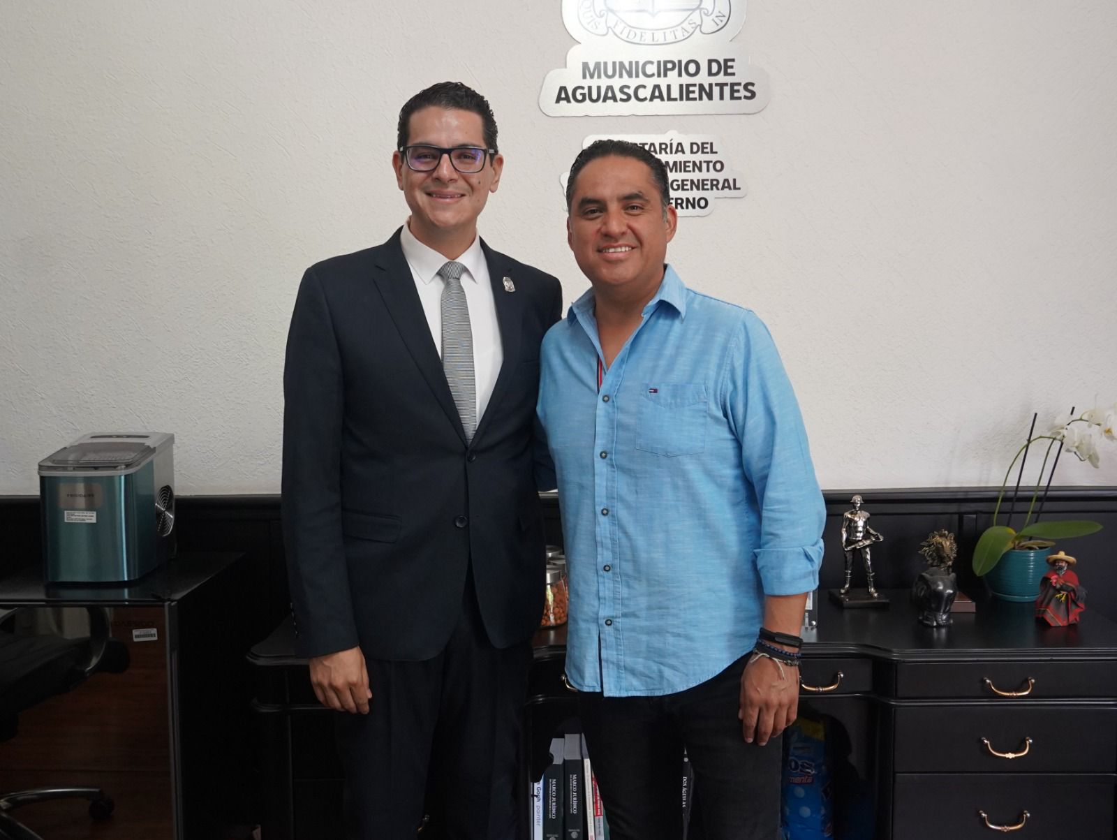 EMANUELLE SÁNCHEZ NÁJERA SE REUNE CON EL SECRETARIO DEL AYUNTAMIENTO