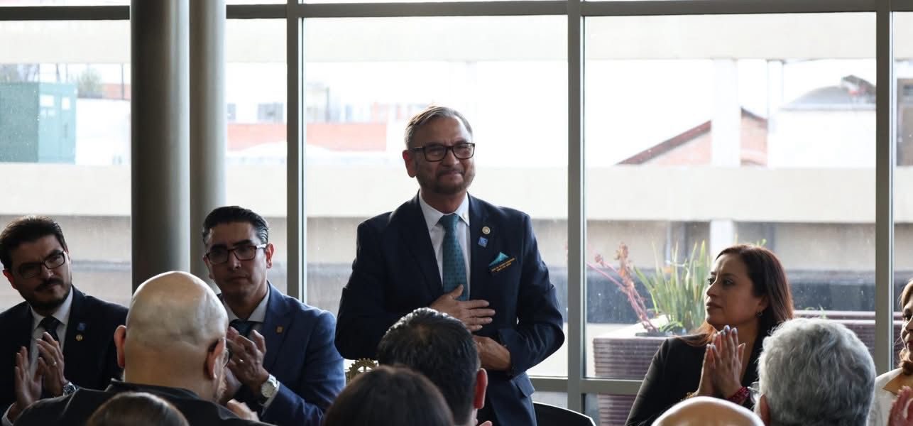 Ayer, Lucero Espinoza tuvo el honor de acompañar la toma de protesta del nuevo presidente del Club Rotario Aguascalientes Emprendedor, al cual pertenece con orgullo. 🤝✨