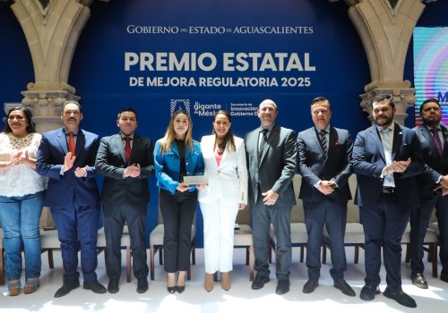 TERE JIMÉNEZ RECONOCE PROYECTOS QUE IMPULSAN TRÁMITES MÁS EFICIENTES CON EL PREMIO ESTATAL DE MEJORA REGULATORIA
