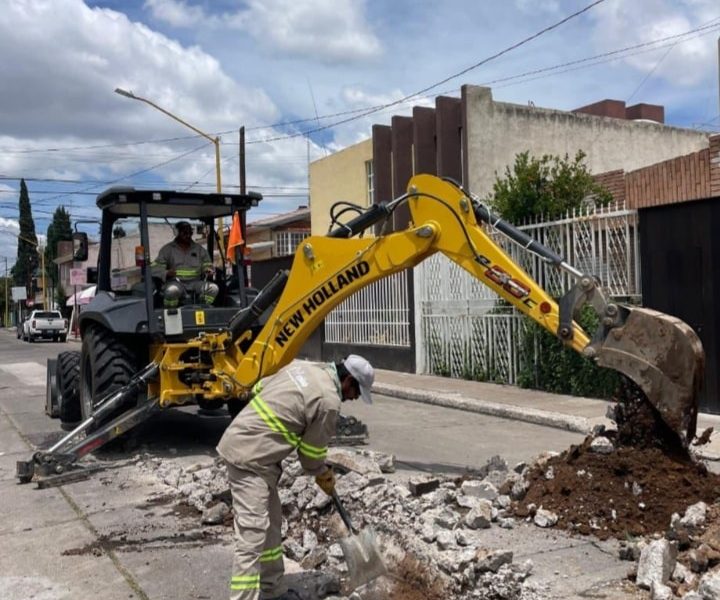 🚧🚛ADQUIRIMOS NUEVA MÁQUINA RETROEXCAVADORA PARA EFICIENTAR TRABAJOS DE REPARACIÓN