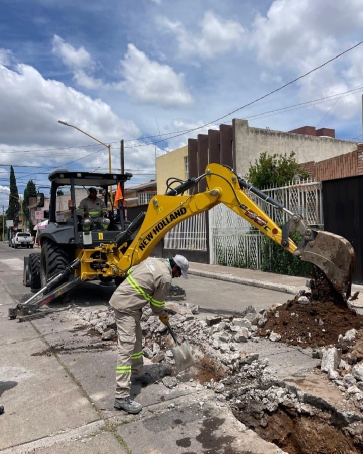 🚧🚛ADQUIRIMOS NUEVA MÁQUINA RETROEXCAVADORA PARA EFICIENTAR TRABAJOS DE REPARACIÓN