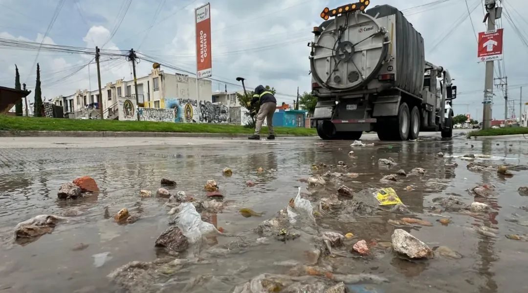 👷🏻‍♂️⛈️ REFORZAMOS ACCIONES PREVENTIVAS Y CORRECTIVAS EN LA RED DE ALCANTARILLADO SANITARIO DURANTE LA ÉPOCA DE LLUVIAS
