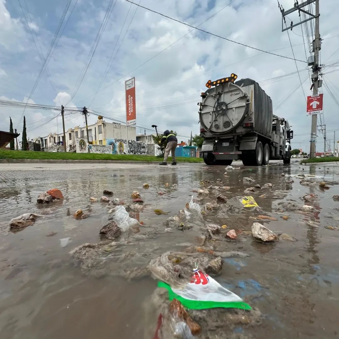 👷🏻♂️⛈️ REFORZAMOS ACCIONES PREVENTIVAS Y CORRECTIVAS EN LA RED DE ALCANTARILLADO SANITARIO DURANTE LA ÉPOCA DE LLUVIAS