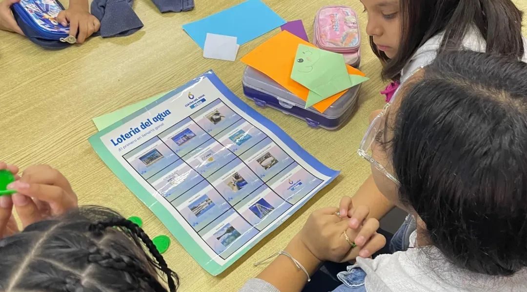 MIAA Fest arranca su participación en «MIS VACACIONES EN LAS BIBLIOTECAS MUNICIPALES 2025» 📚🏫💧🌎 
