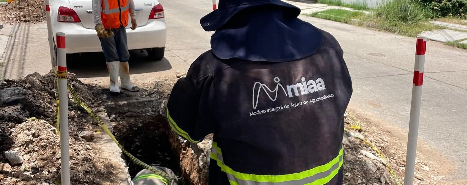 ✅👷 Realizamos los trabajos necesarios para la rehabilitación de la red central de alcantarillado.⚠️🚧🕳️