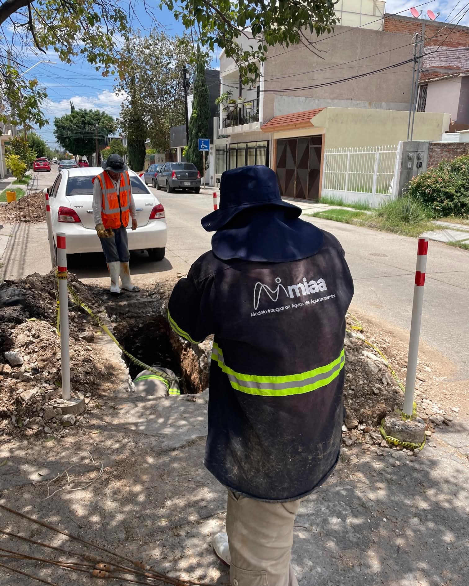 ✅👷 Realizamos los trabajos necesarios para la rehabilitación de la red central de alcantarillado.⚠️🚧🕳️