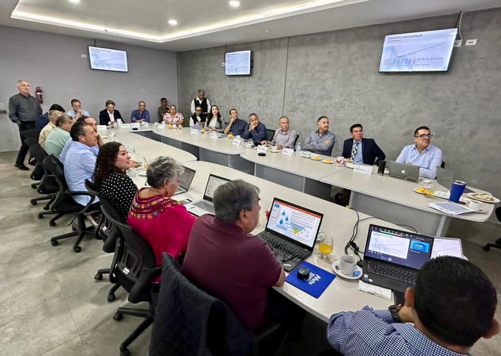 🧑🏻‍🎓✅Como cada mes, el Consejo Ciudadano de MIAA sesionó con el propósito de buscar y analizar estrategias que sumen al bienestar de las y los usuarios del agua potable y alcantarillado del municipio de Aguascalientes 