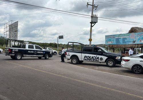 🚨 Aseguran vehículo ligado a robos con violencia en Aguascalientes; hay dos detenidos 🚨
