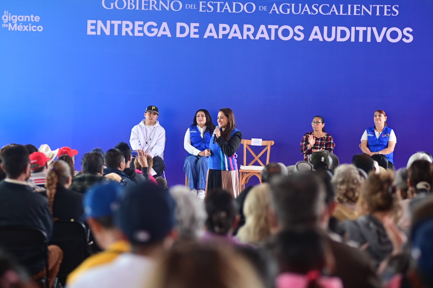 TERE Y AURORA JIMÉNEZ TRANSFORMAN VIDAS CON ENTREGA DE 170 APARATOS AUDITIVOS