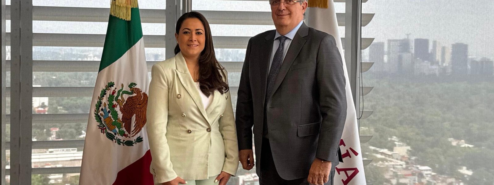 SE REÚNE TERE JIMÉNEZ CON EL SECRETARIO DE ECONOMÍA FEDERAL, MARCELO EBRARD