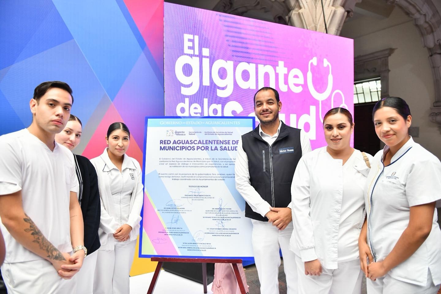 TERE JIMÉNEZ RECIBE RECONOCIMIENTOS POR IMPULSAR LA SALUD EN AGUASCALIENTES Y PONE EN MARCHA LA RED DE MUNICIPIOS POR LA SALUD