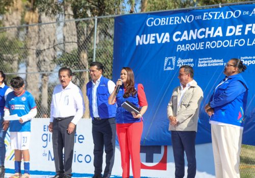 TERE JIMÉNEZ Y CEMENTOS CRUZ AZUL INAUGURAN NUEVA CANCHA DE FUTBOL 7 EN EL PARQUE RODOLFO LANDEROS