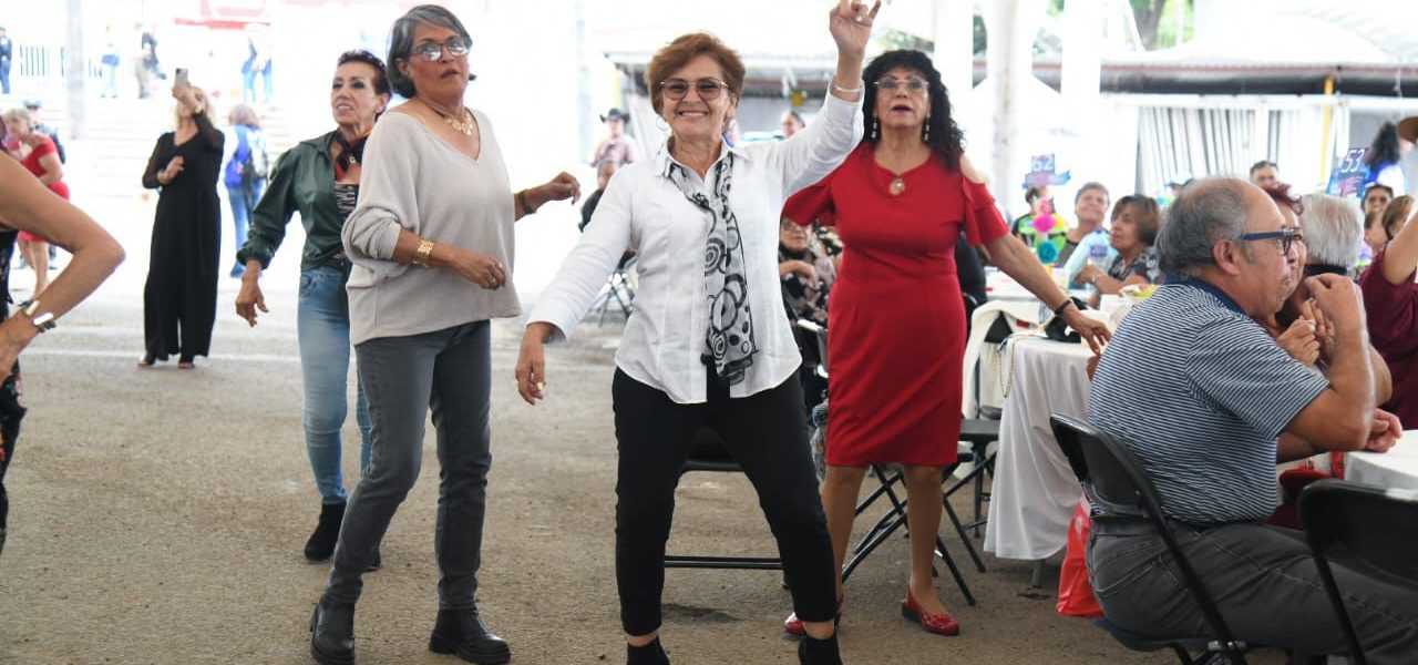 DIF ESTATAL CELEBRA A MÁS DE MIL 500 ABUELITAS Y ABUELITOS EN SU DÍA