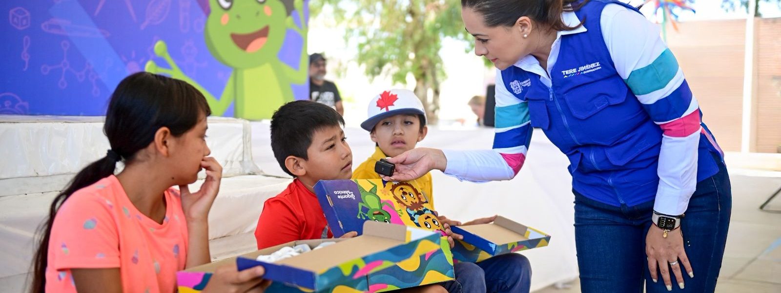 TERE JIMÉNEZ ENTREGA APOYOS ESCOLARES A MÁS DE 3 MIL ESTUDIANTES DE SAN JOSÉ DE GRACIA Y SAN FRANCISCO DE LOS ROMO