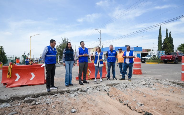 SUPERVISA LEO MONTAÑEZ REHABILITACIÓN EN AVENIDA DE VALLE DE LOS ROMERO