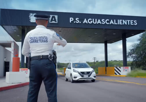 Con las 5 puertas de seguridad ubicadas en Asientos, Calvillo, Cosío, El Llano y salida a México, reforzamos la vigilancia en los accesos principales del estado, blindando nuestras fronteras y garantizando la tranquilidad de las familias de Aguascalientes.