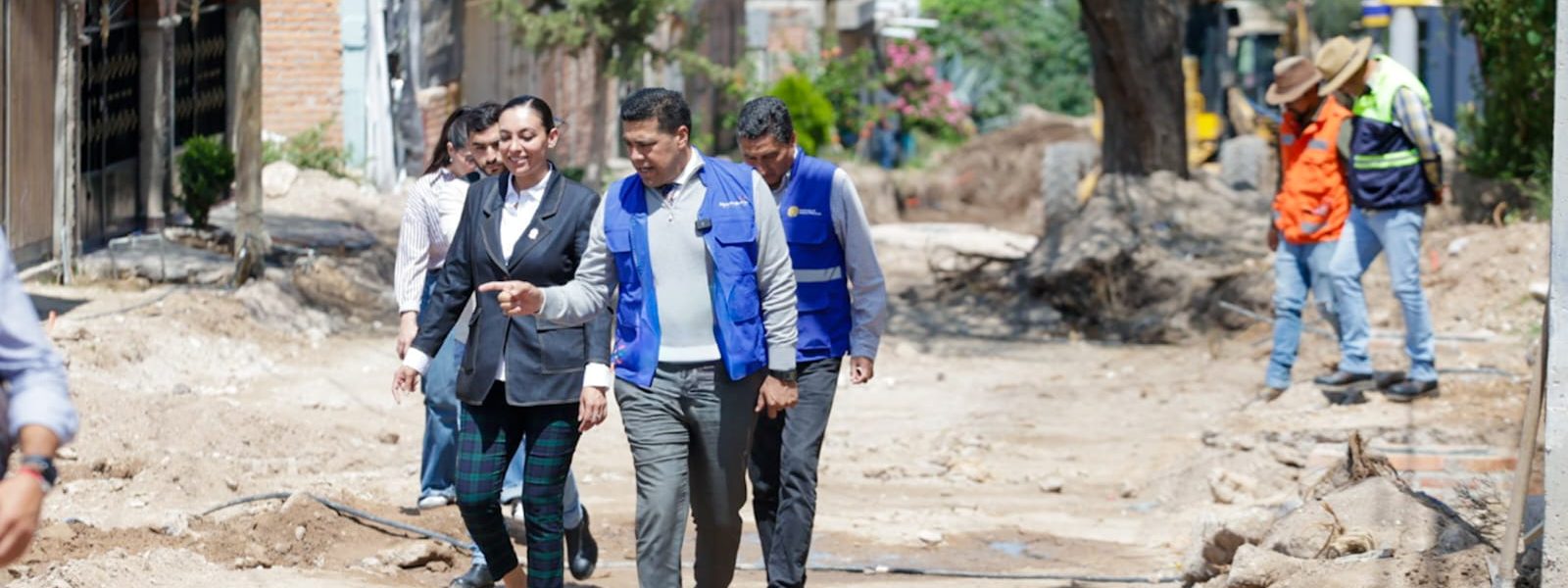 IMPULSA LEO MONTAÑEZ MEJORA DE VIALIDADES EN EL FRACCIONAMIENTO EL RIEGO Y EL BARRIO DE EL LLANITO
