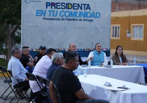 👥 Estos espacios de diálogo confirman a Lucero Espinoza que cuando se trabaja en unidad, Pabellón de Arteaga trasciende.