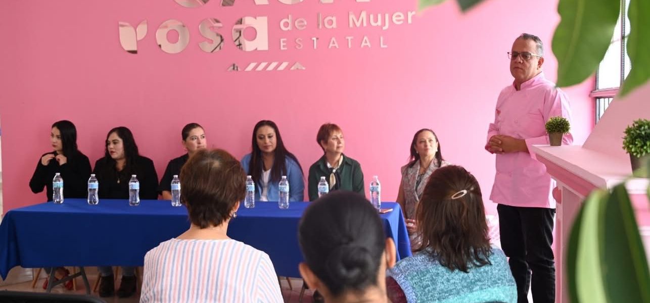 🍪✨ En Casa Rosa, el Instituto Pabellonense de las Mujeres llevó a cabo la apertura del taller de repostería impartido por el talentoso Chef Tony, quien compartió su conocimiento y deleitó a las asistentes con la degustación de deliciosas galletas. 👩‍🍳😋