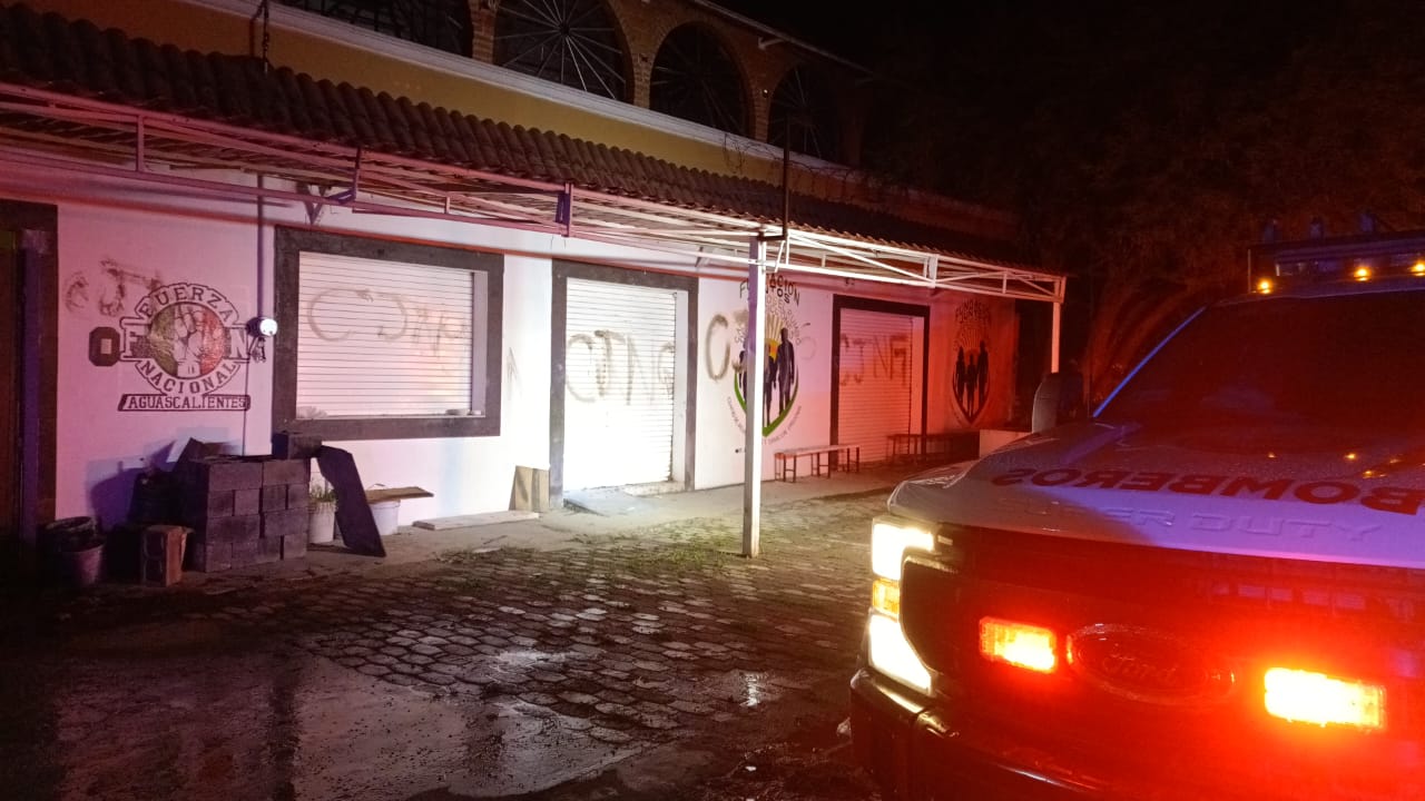 🔥🚨 ¡TERROR EN CIENEGUILLA! Grupo armado incendia centro de rehabilitación y deja siglas del CJNG 😱