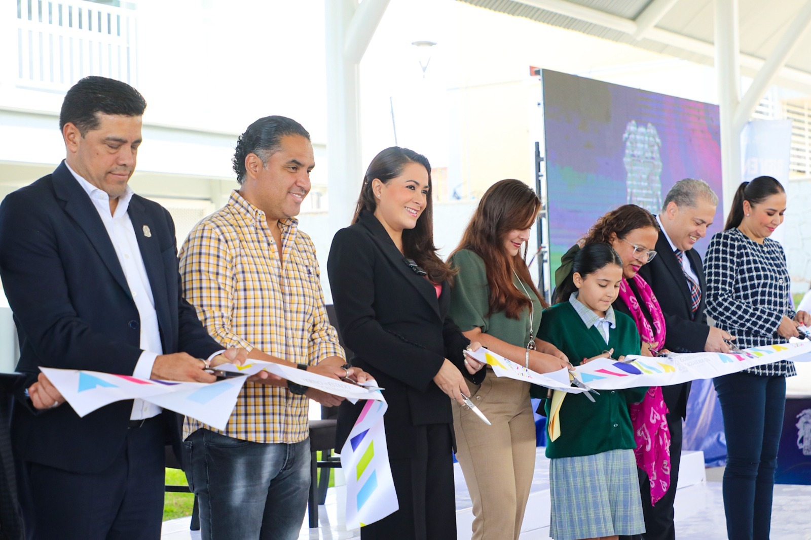 ENTREGA TERE JIMÉNEZ NUEVA SECUNDARIA Y JARDÍN DE NIÑOS EN VILLAS DE LAS NORIAS