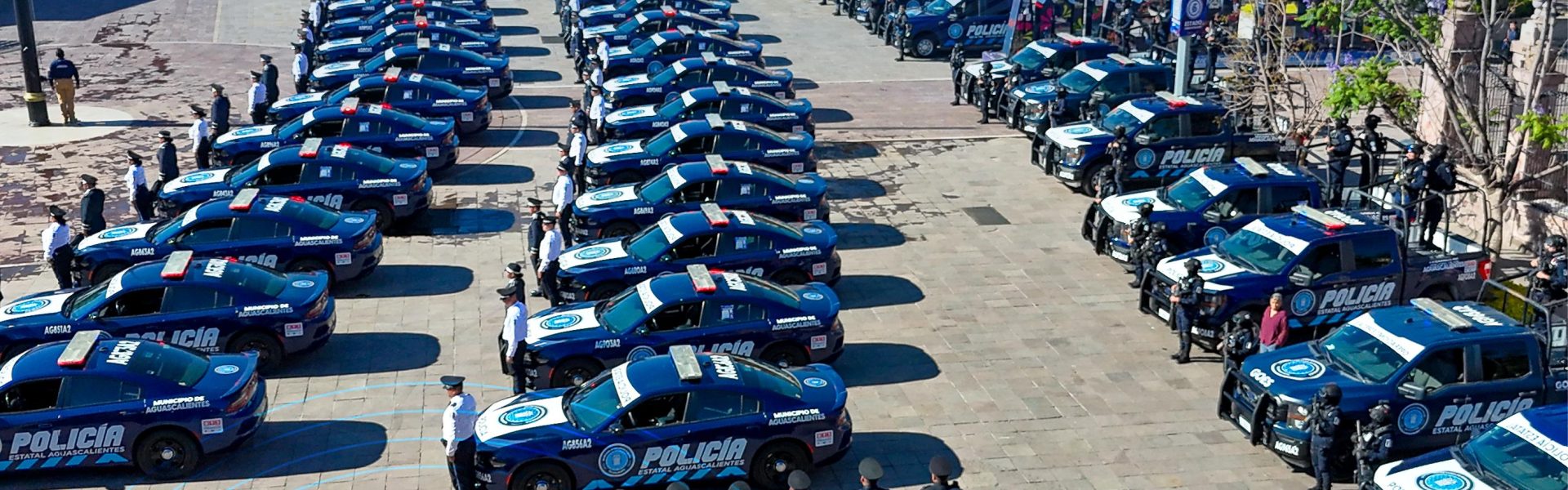 🚓🚨 Entregamos 386 nuevas unidades entre patrullas, motocicletas, razers, equipos tácticos blindados y más, con el objetivo de fortalecer la capacidad operativa y reforzar la seguridad en todo el estado.