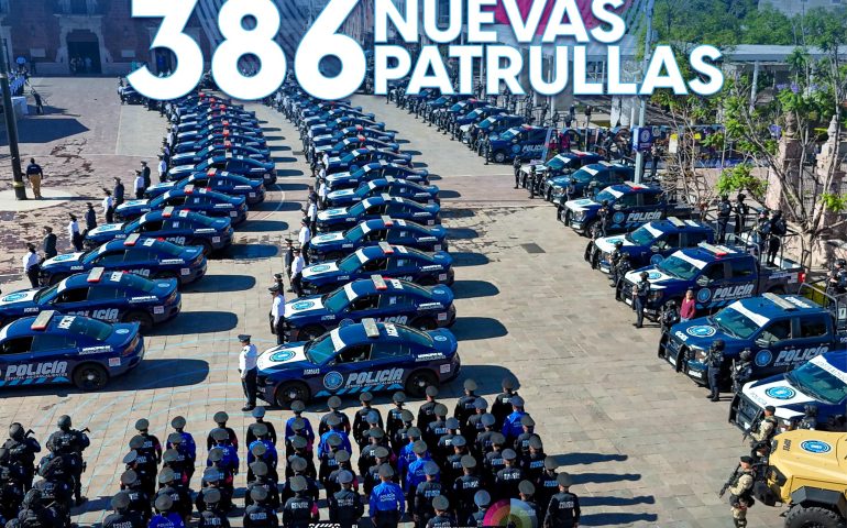🚓🚨 Entregamos 386 nuevas unidades entre patrullas, motocicletas, razers, equipos tácticos blindados y más, con el objetivo de fortalecer la capacidad operativa y reforzar la seguridad en todo el estado.