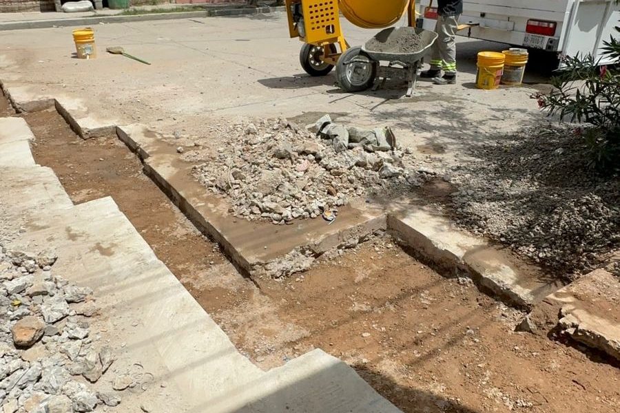 Trabajamos en el bacheo en diferentes zonas del municipio, para concluir de manera correcta cada una de nuestras maniobras y asegurar el bienestar de los usuarios