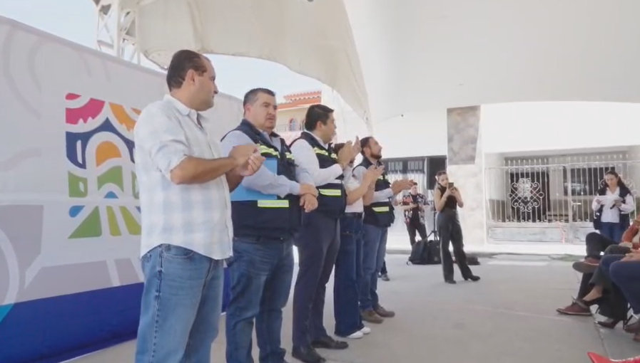 👇🏽💧🚜Hoy en la Delegación Maravillas de Jesús María dieron inicio dos importantes obras hidrosanitarias que beneficiarán de manera directa a más de 2 mil habitantes, al fortalecer la infraestructura del servicio de agua potable y alcantarillado, garantizando un sistema más eficiente, seguro y duradero para la comunidad.